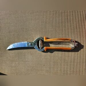 Vintage Poultry Shears With Bakelite Handle By Madison Sales Co (Need Work!)